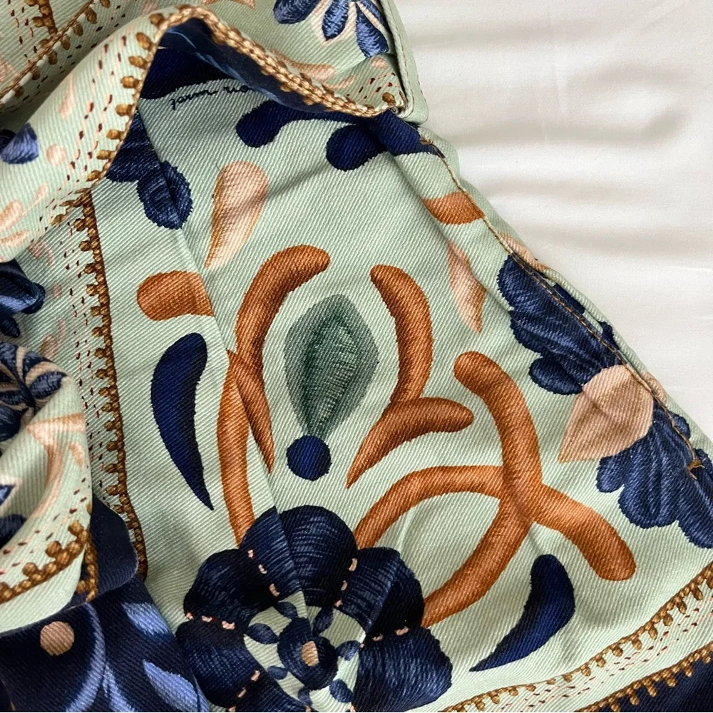 NWT FARM Rio Green Ocean Tapestry Belted Short 27 - Picture 3 of 13